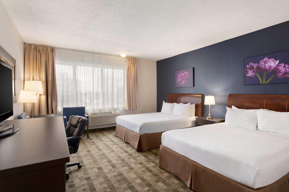 Days Inn By Wyndham Montreal Airport Conference Centre Dorval Eksteriør billede